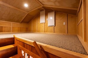 The cozy loft - a surprise for all. - The Miners Retreat, Waiorongomai (Te Aroha West)