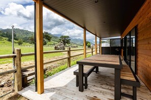 Outdoor dining - The Miners Retreat, Waiorongomai (Te Aroha West)
