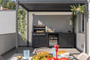 Outdoor dining - Casa Tabaibo – With stunning view and jacuzzi (Funchal)