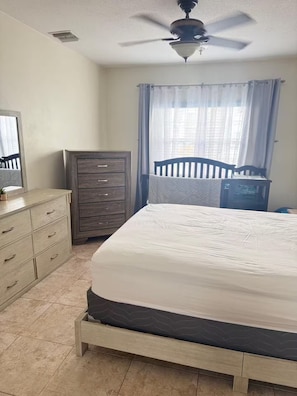 Silitysrauta/-lauta, internet, vuodevaatteet