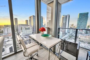 Interior - Cosy 3Beds/3Baths High Floor Unit Heart Of Miami (Miami)