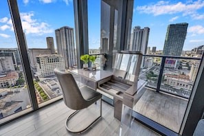 Interior - Stunning High Floor 3 Bedrooms Unit Downtown Miami (Miami)