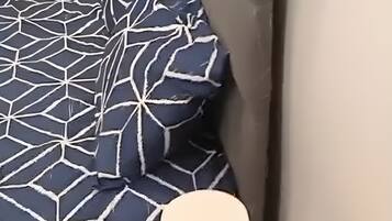 WiFi, bed sheets