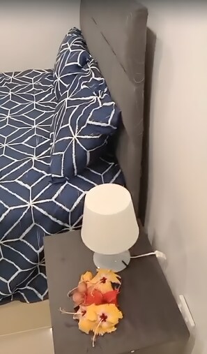 WiFi, bed sheets