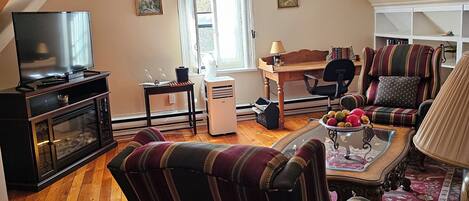 Télévision, cheminée