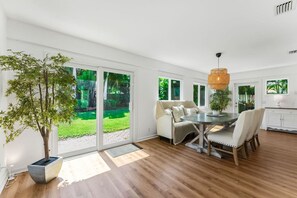 Dining - Stunning Tropical Heated Pool House Near The Beach (Boynton Beach)