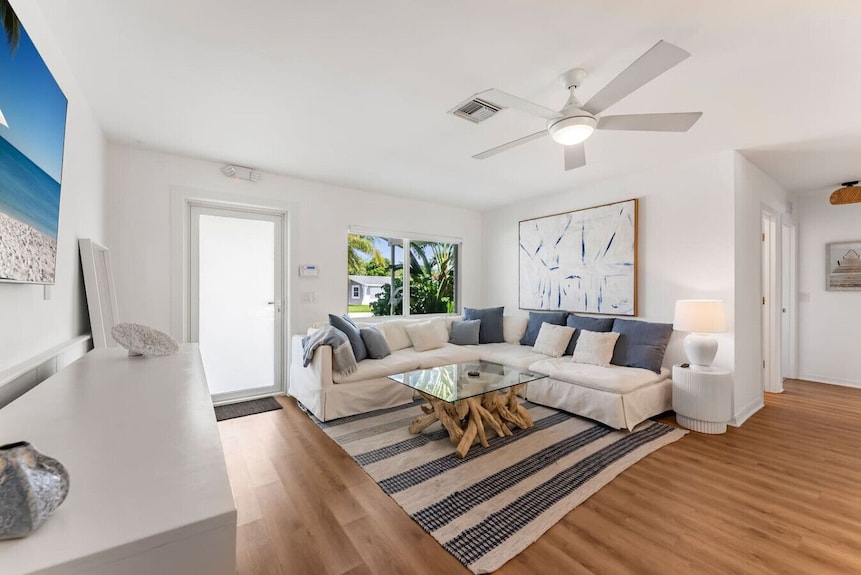 Stunning Tropical Heated Pool House Near The Beach - Boynton Beach, FL