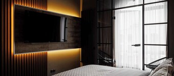 Designer Loft•Downtown quiet - GrandStay Certified