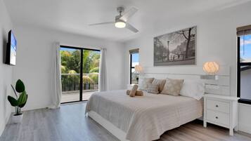 Desk, iron/ironing board, WiFi, bed sheets