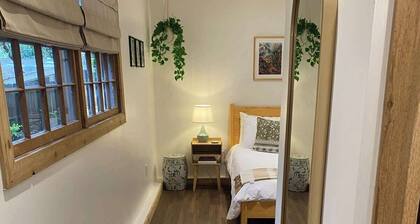 Cedar Guesthouse | Near UF, Stadium, Bat House