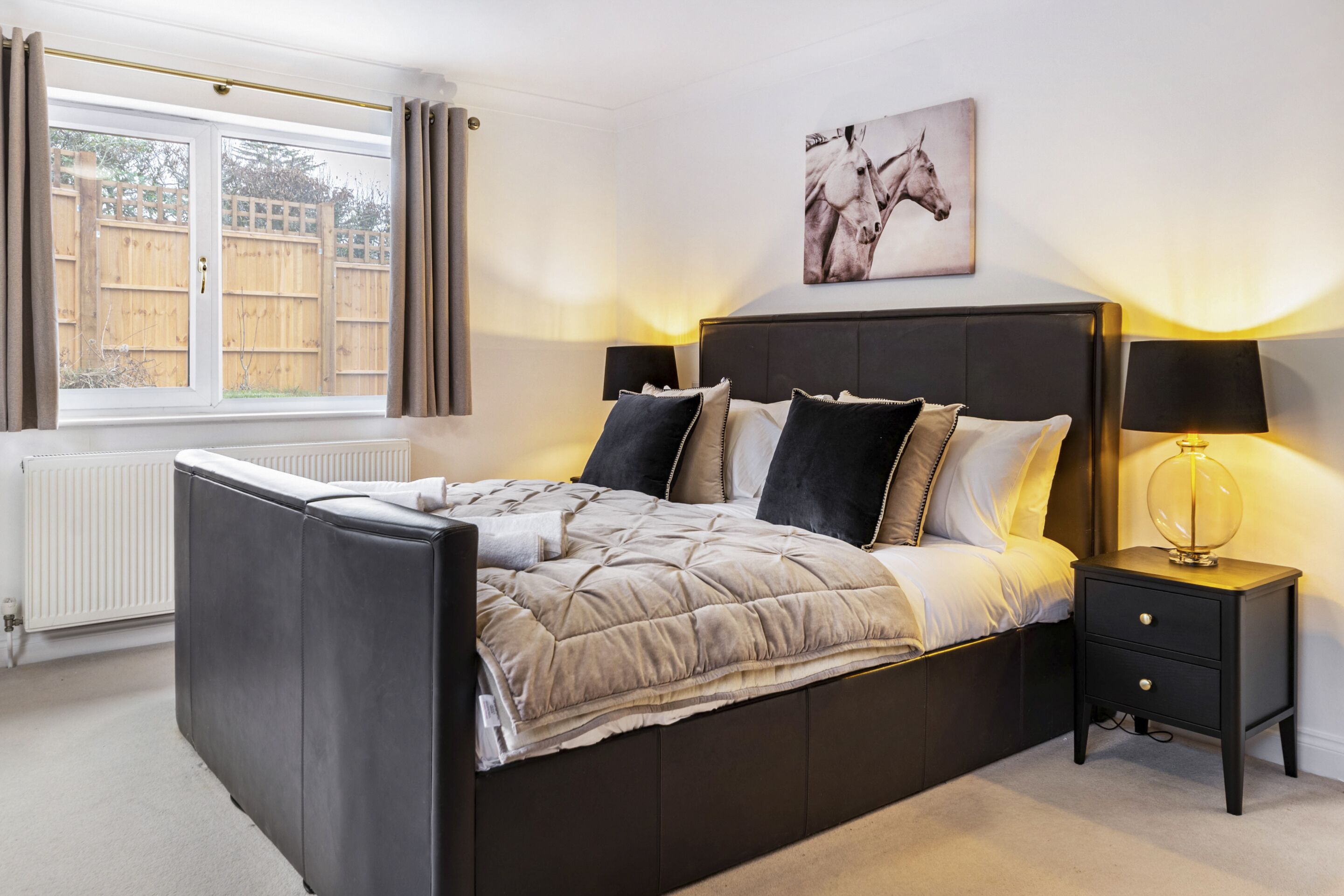 6 bedrooms, desk, iron/ironing board, free WiFi