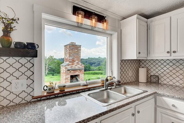 Fridge, microwave, oven, stovetop - Secluded & Private Escape on Autumn Hill Farm (Fawn Grove)