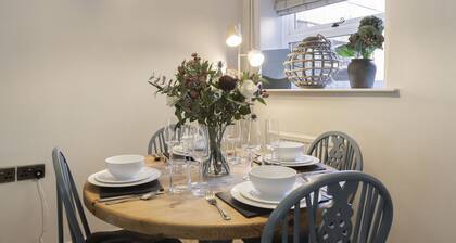 Charming Cotswold Cottage in Central Winchcombe
