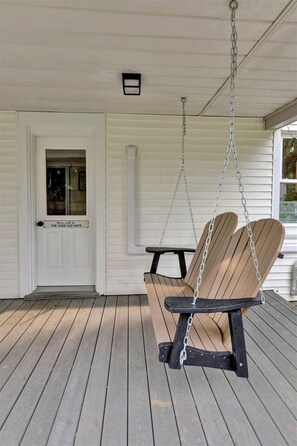 Terrace/patio - Ol White House & Amish Farm Experience in Paradise (Paradise)