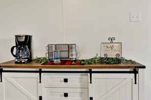 Interior - Ol White House & Amish Farm Experience in Paradise (Paradise)