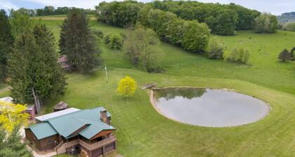 Charming Cabin w/ Hot Tub, Pool Table, and Fishing