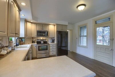 Spacious Home near Lancaster Sites and Shopping