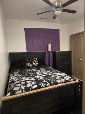 2 bedrooms, WiFi, bed sheets