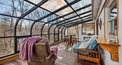 Forest Hills Retreat - Dog Friendly, Fenced