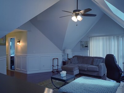 4-bedroom estate in delightful Lagrangeville with AC