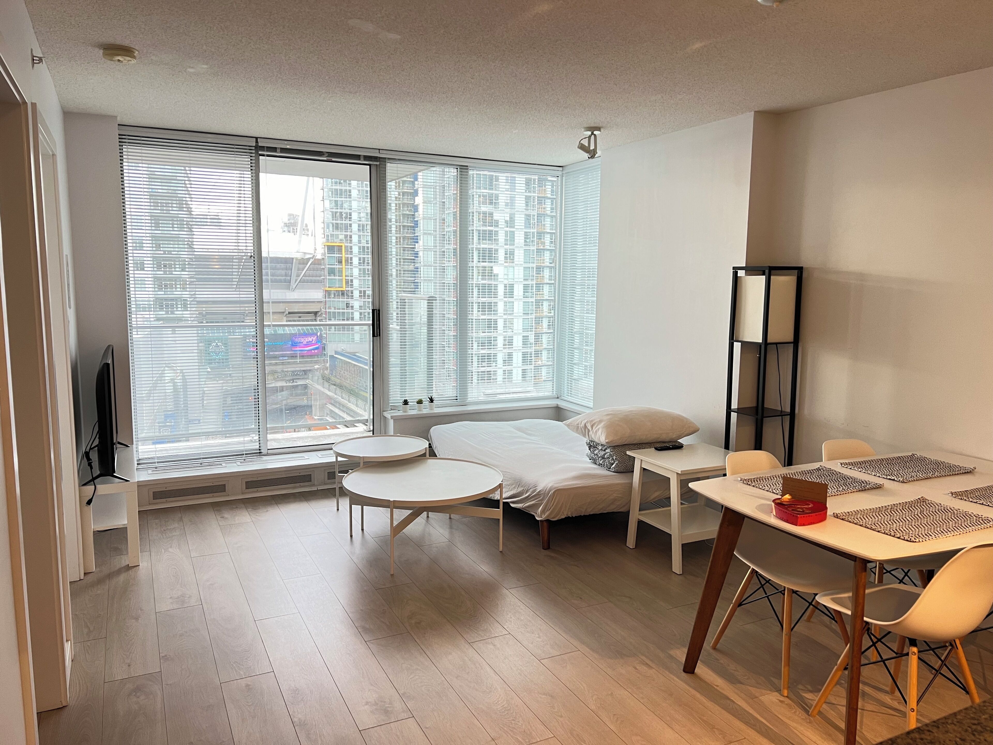 2 habitaciones, tabla de planchar con plancha y wifi gratis 