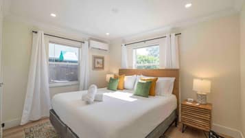 Bureau, fer et planche Ă repasser, lit parapluie, Wi-Fi