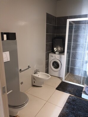 Shower, hair dryer, towels - Ocean Dream Beachhouse Apartment (Sal Rei)