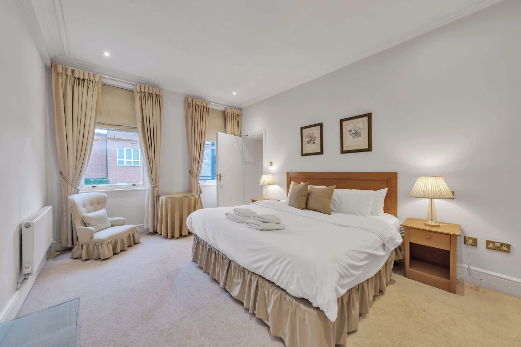 Iron/ironing board, travel cot, WiFi, bed sheets