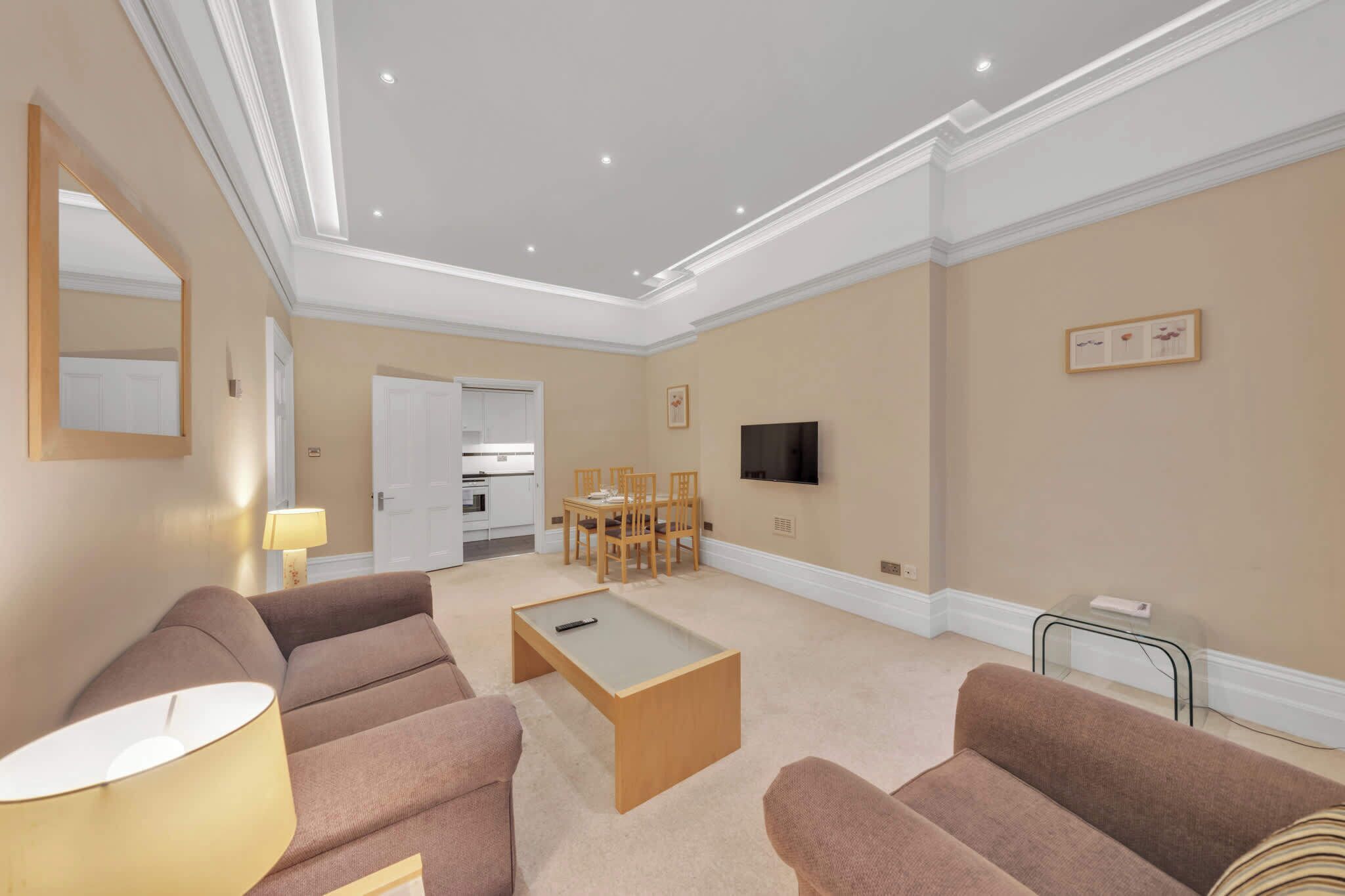 Televisión y oficina 