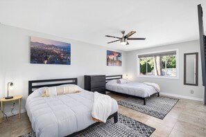 Iron/ironing board, travel cot, free WiFi, bed sheets - Old Town Oasis: Heated Pool-Golf-Games-FirePit Table-BBQ-YoutubeTv (Scottsdale)