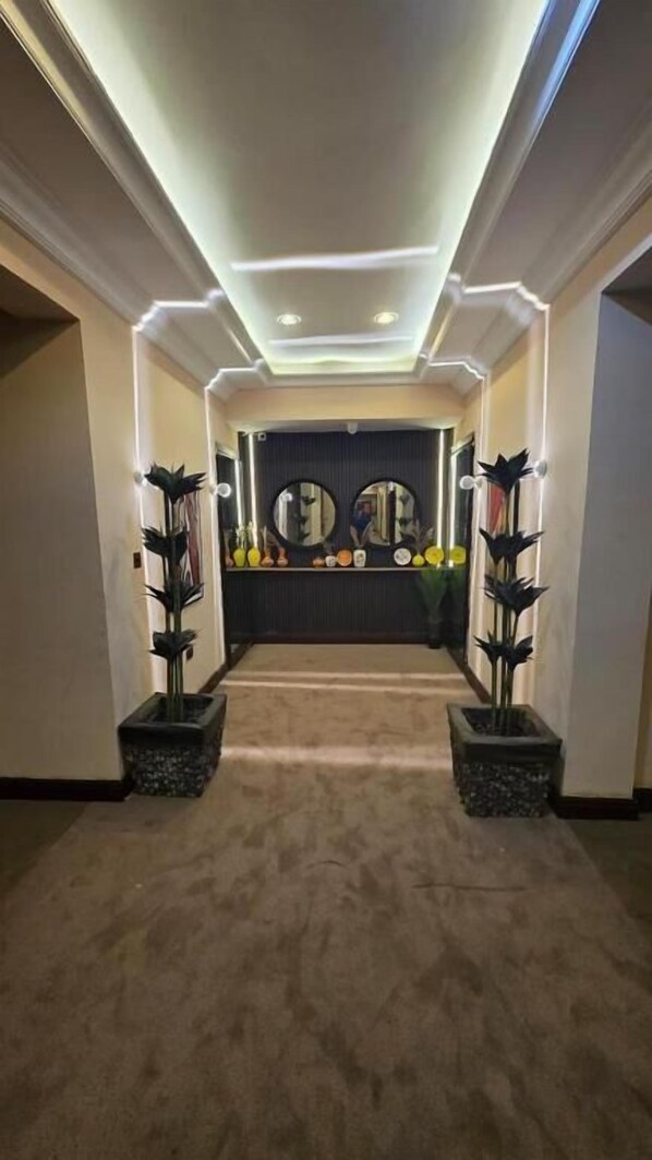 Chambre Exécutive, vue jardin | Intérieur