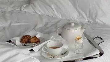 Executive Room, Garden View | In-room safe, desk, laptop workspace, blackout drapes