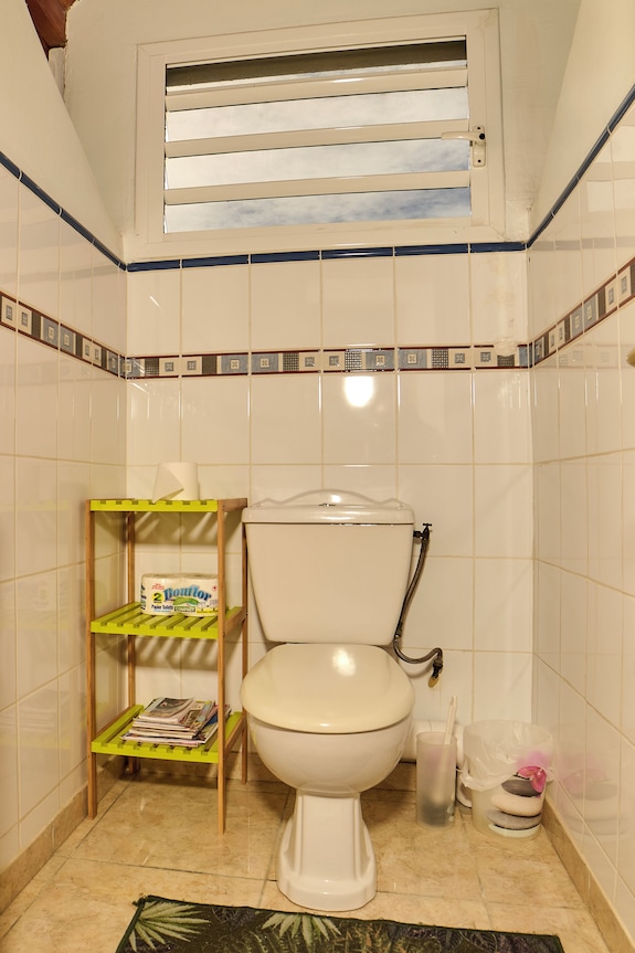 Maison Flamboyant - 2 à 6 Personnes -99 M2 + Grand Jardin - Guadeloupe