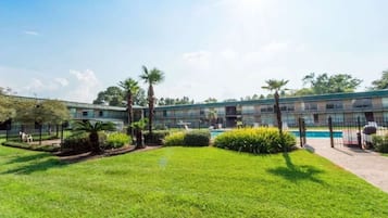 Piscina externa sazonal