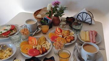 Desayuno continental incluido todos los días