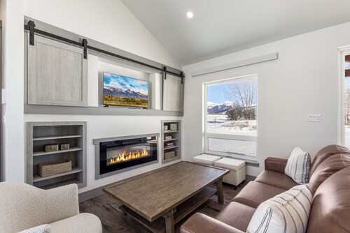 New! Near Grand Targhee ~ Teton Creek Retreat 4