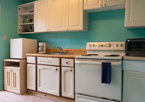 Private kitchen - GpL 2668 1 Bed 1 Bath (Fort Myers)