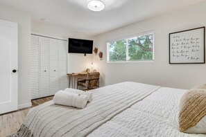 4 habitaciones, tabla de planchar con plancha, cuna de viaje y wifi 