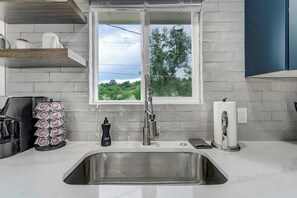 Interior - Adventure Home! Hot Tub, Sauna, Golf, Firepit. Sleeps 10 Near Garden of the Gods (Colorado Springs)