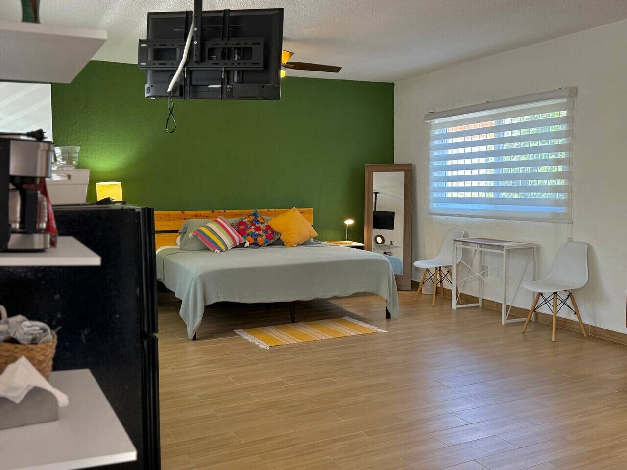 Cortinas blackout, tabla de planchar con plancha y wifi gratis 