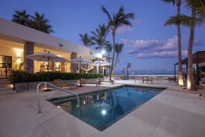 Pool - Spectacular Beachfront Villa (Los Barriles)