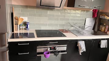 Microonde, forno, piano cottura, lavastoviglie