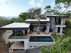 Exterior - Tranquil Hillside 3-Bedroom Home with Nosara Ocean Views (Arenals de Nosara)