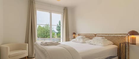3 bedrooms, WiFi (free)