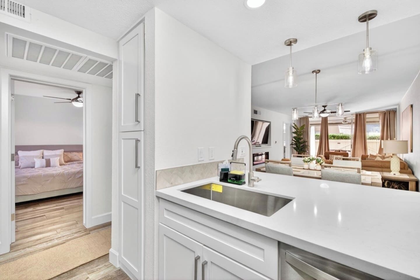 雪櫃、微波爐、焗爐、爐具