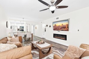 Televisión y chimenea 