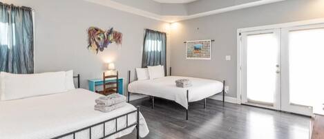 3 Schlafzimmer, Schreibtisch, Bügeleisen/Bügelbrett, kostenloses WLAN