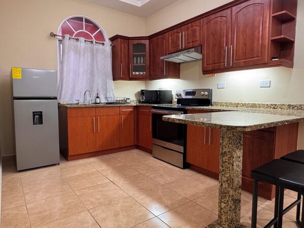 Private kitchen - Spacious 3-bedroom apartment in fantastic San Pedro Sula with AC (San Pedro Sula)