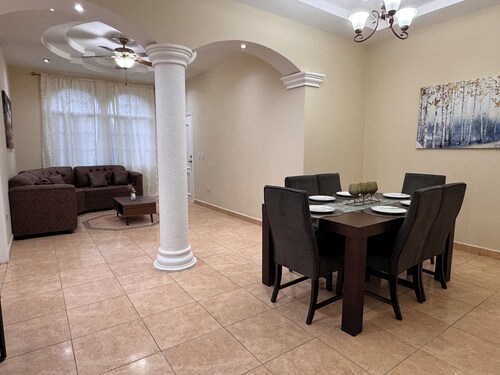 Spacious 3-bedroom apartment in fantastic San Pedro Sula with AC