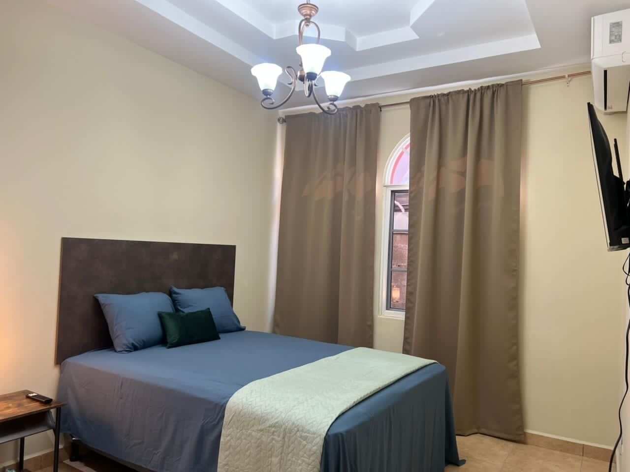 Een strijkplank/strijkijzer, gratis wifi